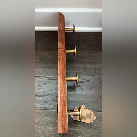 Artisan Natural Wood & Brass tone 4 hook coat rack w/hanging hardware - Picture 8 of 11